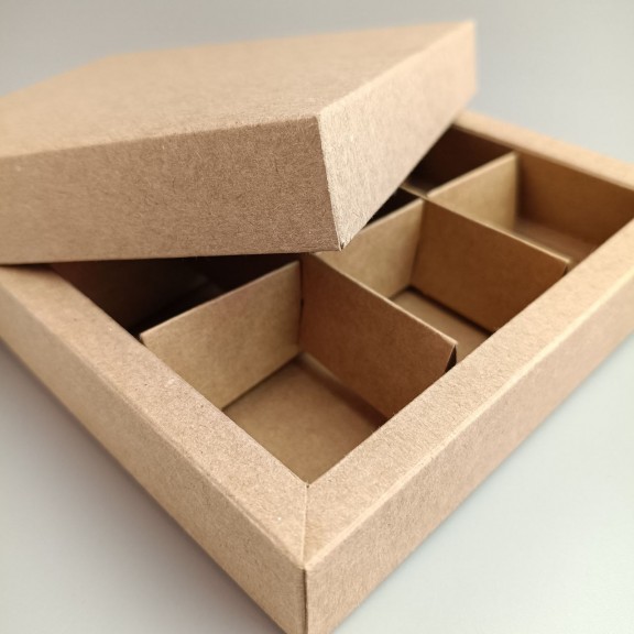 фото Коробка для 9-ти цукерок 145*145*29 кришка-дно Крафт