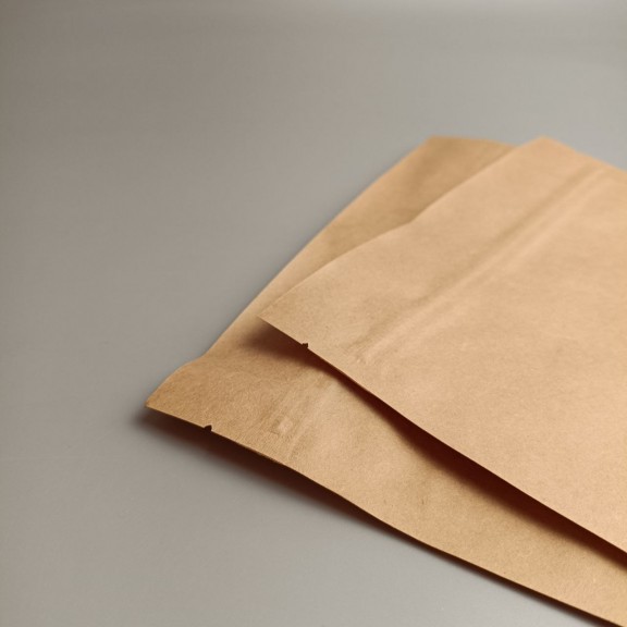 фото Дой-пак 180*280 (дно 45*45) крафт с окном, зип-замок, с внутренней ламинацией